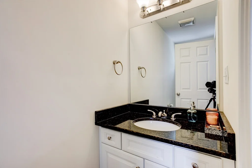3 bed, 2 bath apartment for rent at 3 Hawthorne St Unit 3, Woburn — photo 10 of 34