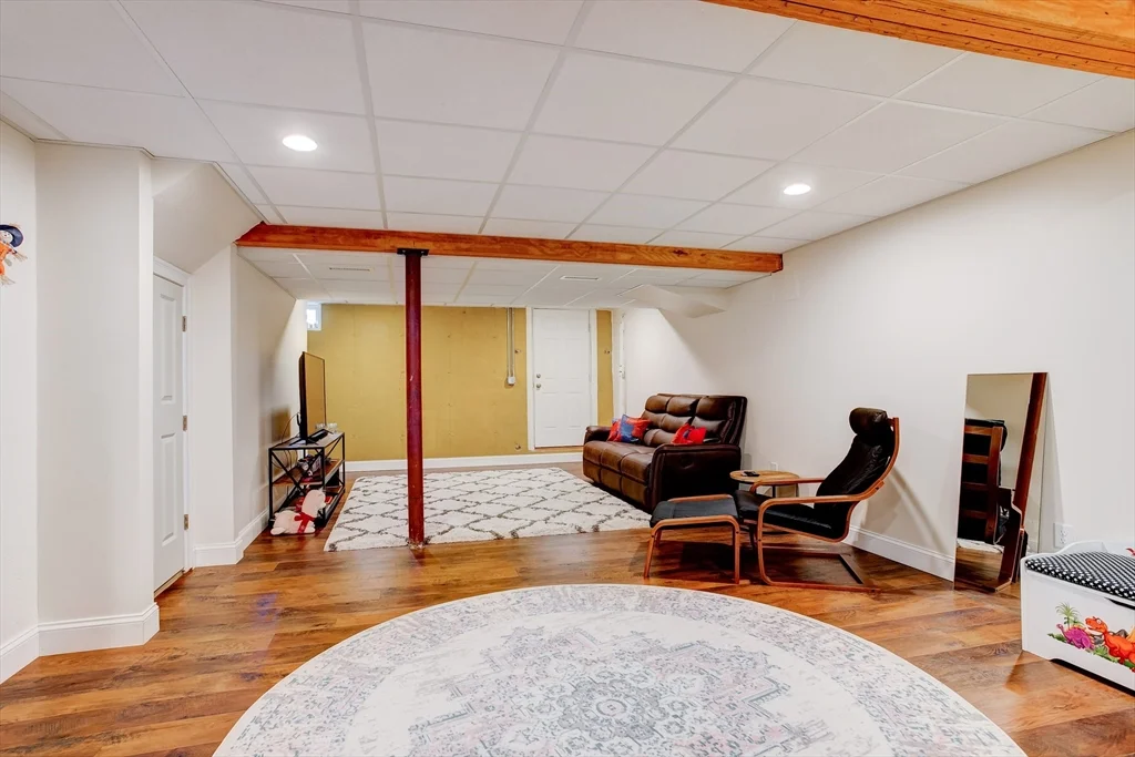 3 bed, 2 bath apartment for rent at 3 Hawthorne St Unit 3, Woburn — photo 20 of 34