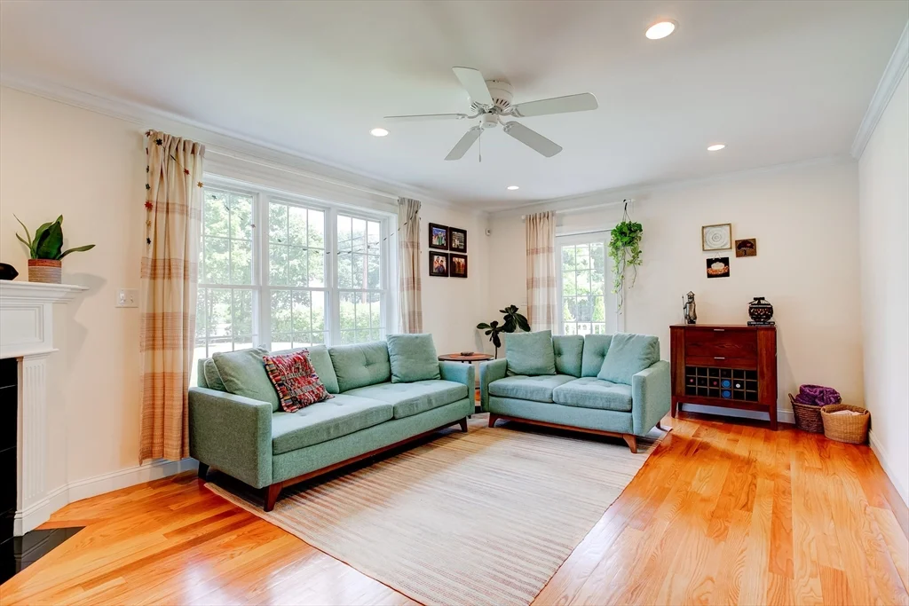 3 bed, 2 bath apartment for rent at 3 Hawthorne St Unit 3, Woburn — photo 8 of 34