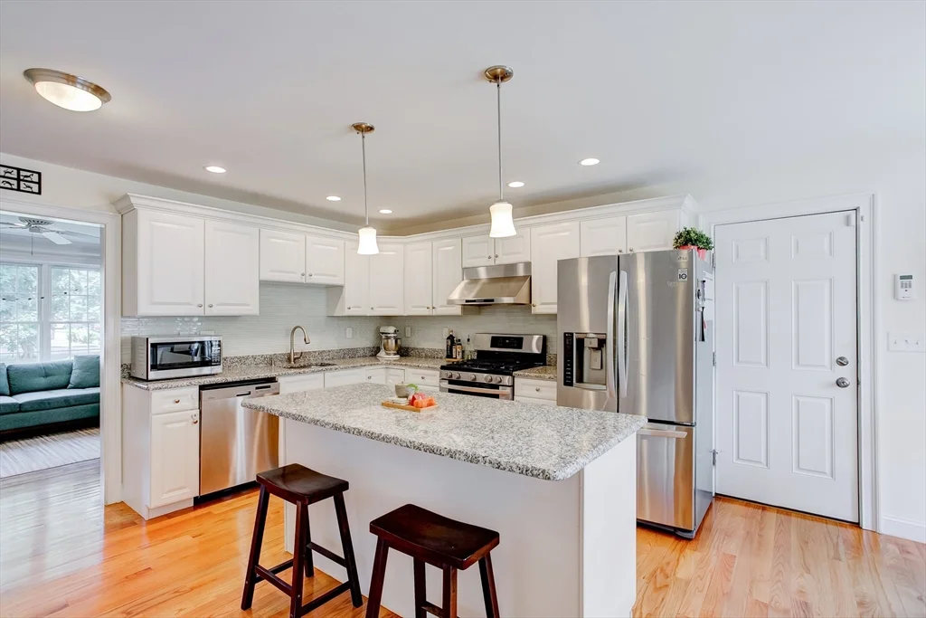 3 bed, 2 bath apartment for rent at 3 Hawthorne St Unit 3, Woburn — photo 14 of 34