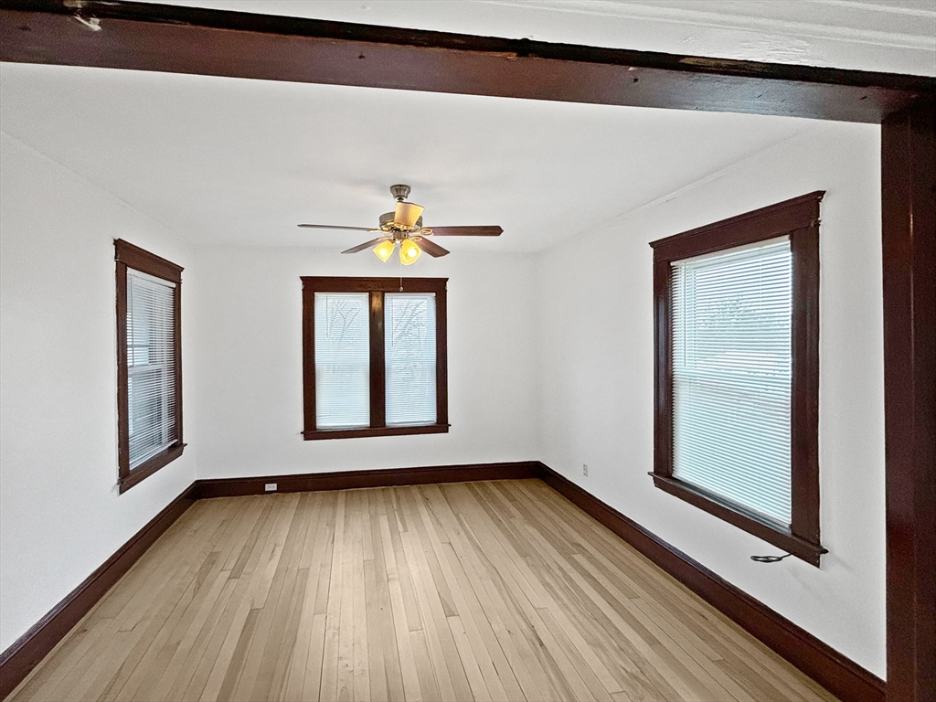 3 bed, 1 bath apartment for rent at 3 Henderson Ave Unit 3, Worcester — photo 2 of 13