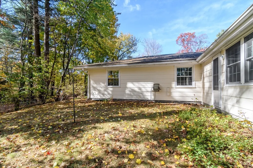 3 bed, 2 bath apartment for rent at 3 Hickory Ln Unit 3, Nobscot — photo 23 of 24
