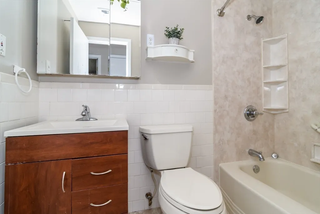 3 bed, 2 bath apartment for rent at 3 Hickory Ln Unit 3, Nobscot — photo 15 of 24