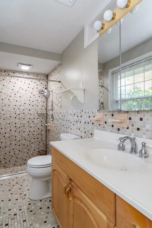 3 bed, 2 bath apartment for rent at 3 Hickory Ln Unit 3, Nobscot — photo 18 of 24