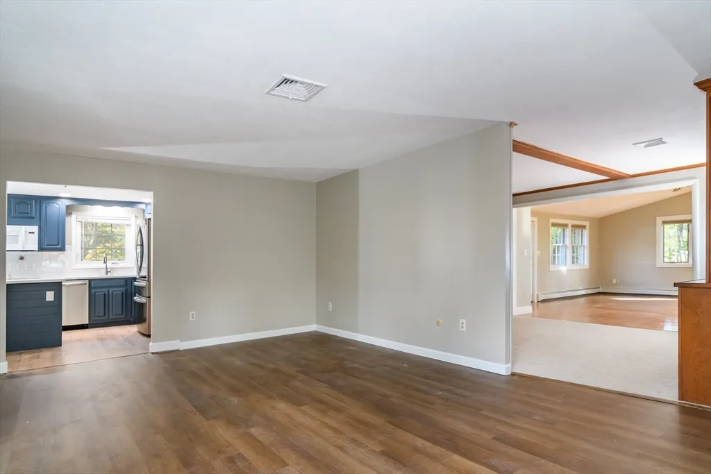3 bed, 2 bath apartment for rent at 3 Hickory Ln Unit 3, Nobscot — photo 5 of 24