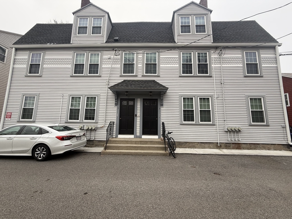 2 bed, 1 bath apartment for rent at 3 High Street Pl Unit 3, Brookline — photo 1 of 9