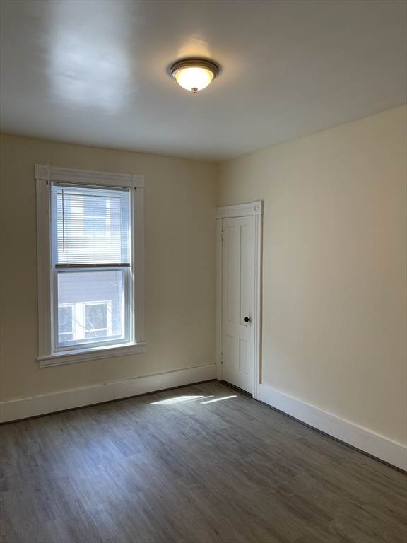 3 bed, 1 bath apartment for rent at 3 Hillside St Unit 2, Worcester — photo 5 of 6