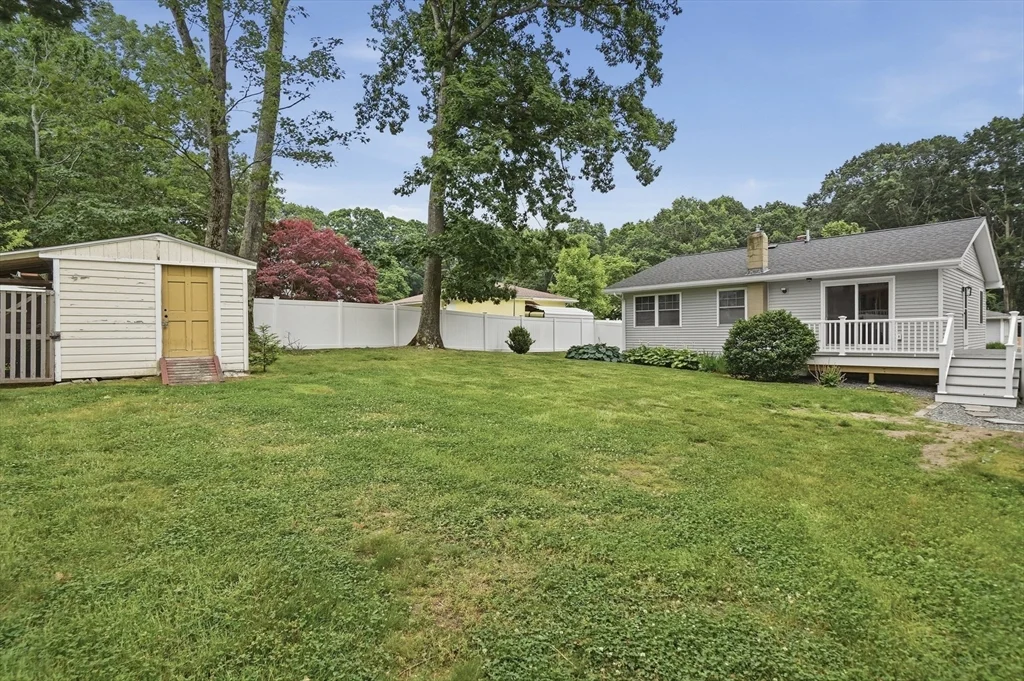 4 bed, 1 bath apartment for rent at 3 Hingham Rd Unit 1, Worcester — photo 9 of 35