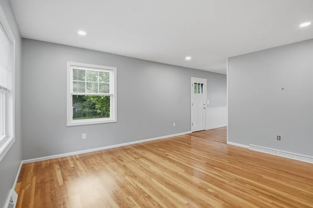 4 bed, 1 bath apartment for rent at 3 Hingham Rd Unit 1, Worcester — photo 12 of 35