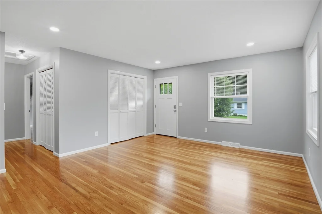 4 bed, 1 bath apartment for rent at 3 Hingham Rd Unit 1, Worcester — photo 14 of 35