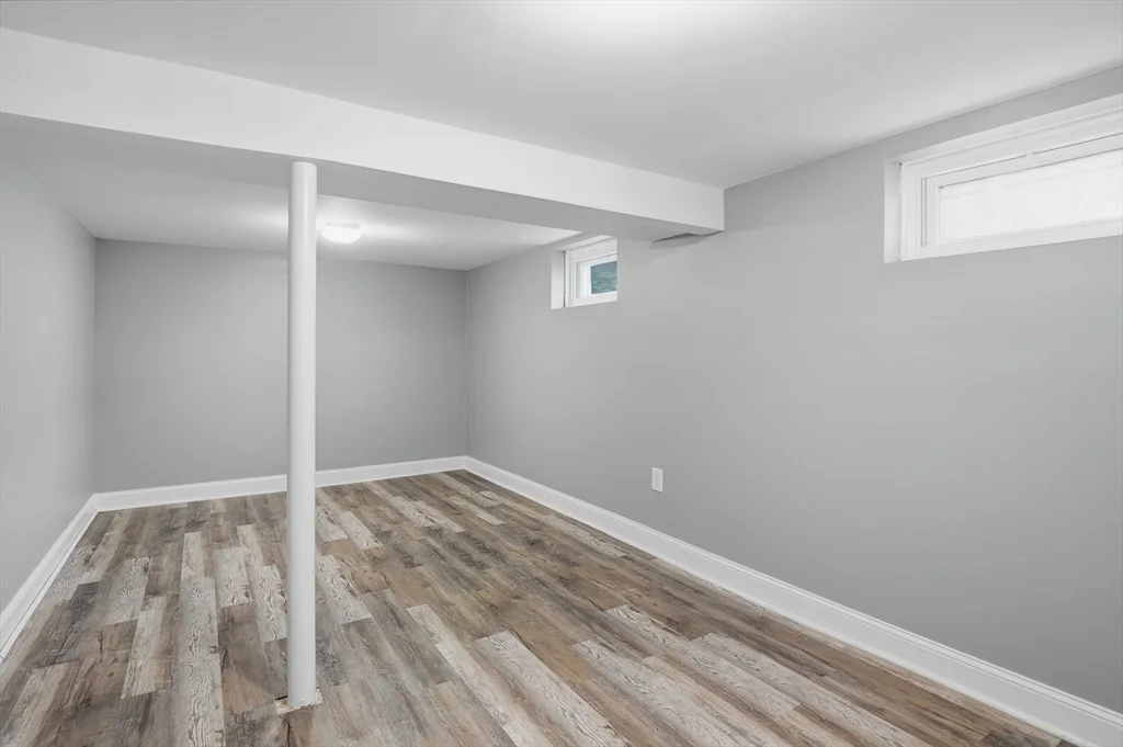4 bed, 1 bath apartment for rent at 3 Hingham Rd Unit 1, Worcester — photo 32 of 35