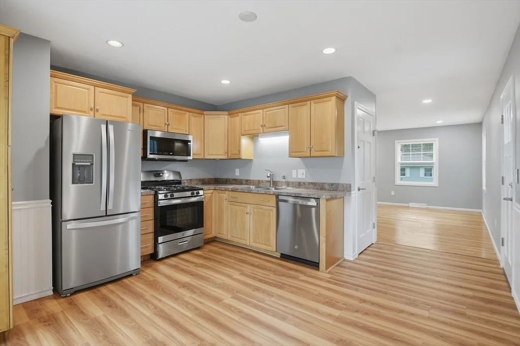 4 bed, 1 bath apartment for rent at 3 Hingham Rd Unit 1, Worcester — photo 16 of 35