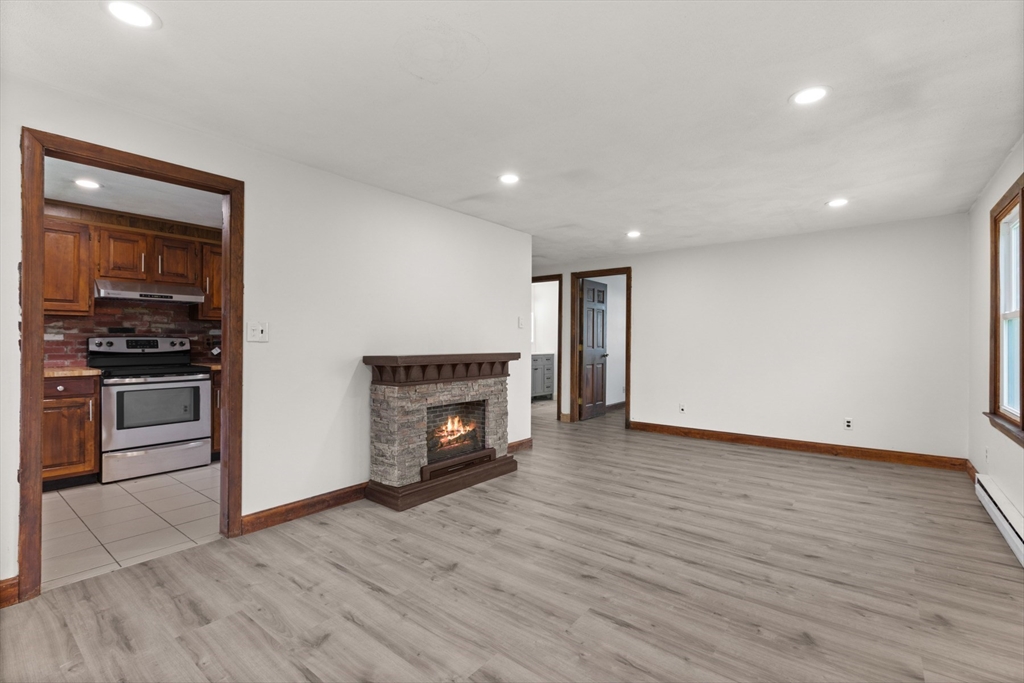 1 bed, 1 bath apartment for rent at 3 Jericho Rd Unit B, Woburn — photo 2 of 14