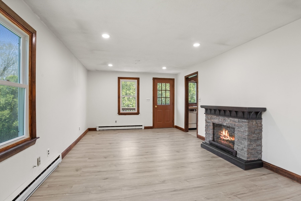 1 bed, 1 bath apartment for rent at 3 Jericho Rd Unit B, Woburn — photo 3 of 14