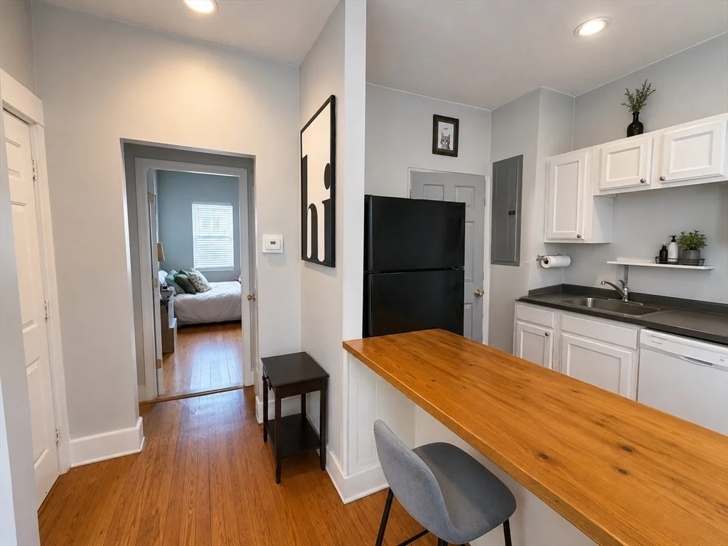 1 bed, 1 bath apartment for rent at 3 K Street Pl Unit 1, South Boston — photo 3 of 7