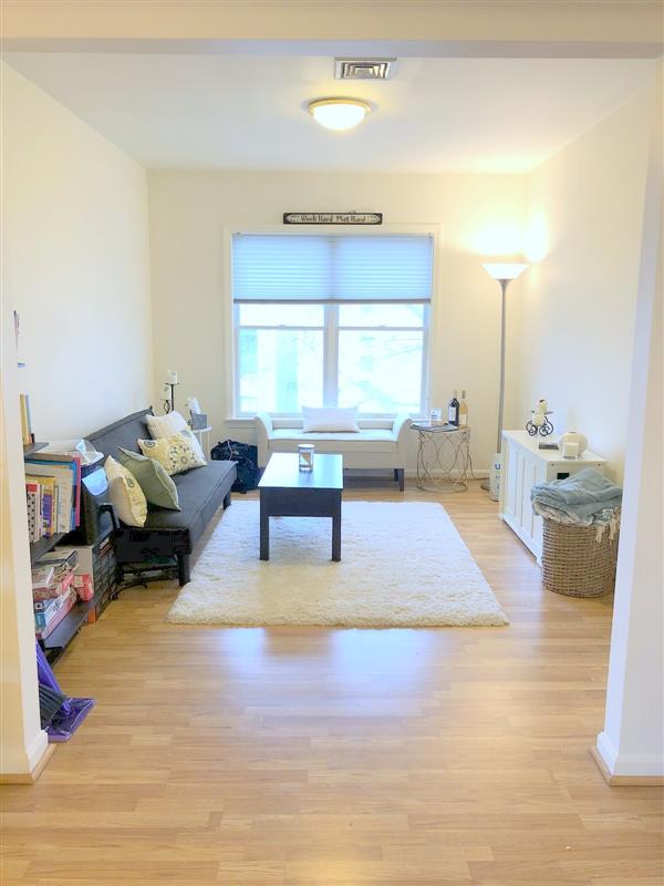 3 bed, 1 bath apartment for rent at 3 Kent Ct Unit 5, Ward Two — photo 3 of 21
