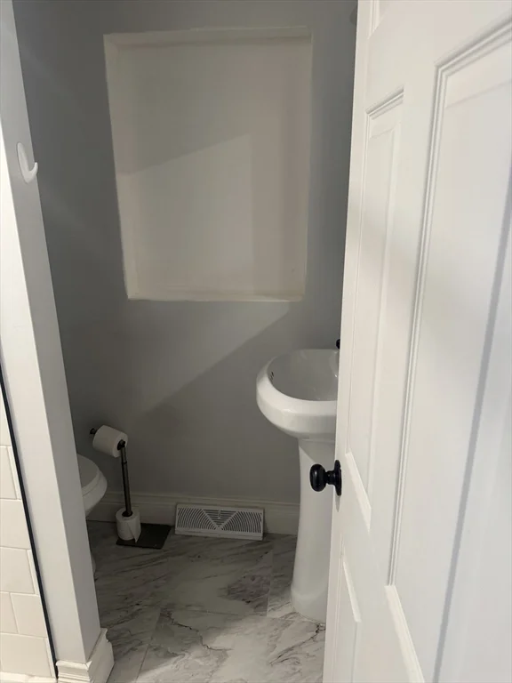 1 bed, 1 bath apartment for rent at 3 Kent Terr Unit 1, Saugus — photo 7 of 15