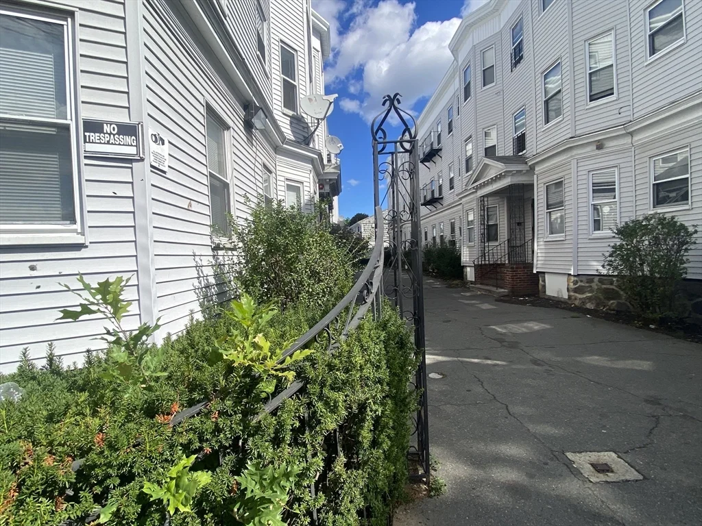 1 bed, 1 bath apartment for rent at 3 Kingsley Unit 12, Lynn