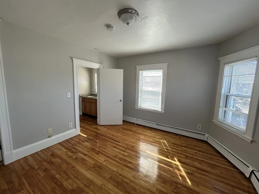 1 bed, 1 bath apartment for rent at 3 Kingsley Unit 8, Lynn — photo 9 of 11