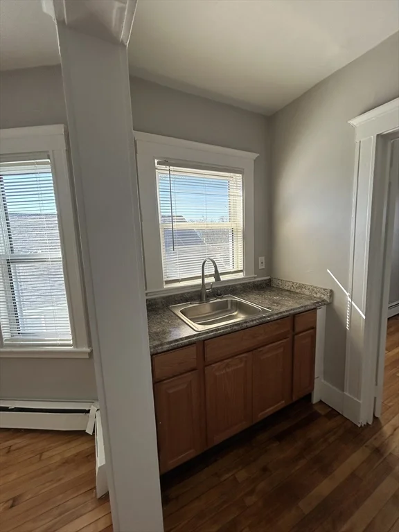 1 bed, 1 bath apartment for rent at 3 Kingsley Unit 8, Lynn — photo 6 of 11