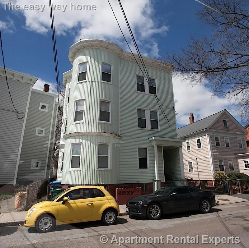 4 bed, 1 bath apartment for rent at 3 Kinnaird St Unit 1, Central Square — photo 7 of 7