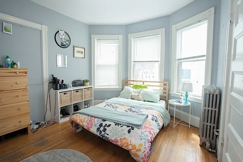 4 bed, 1 bath apartment for rent at 3 Kinnaird St Unit 1A, Central Square — photo 6 of 7