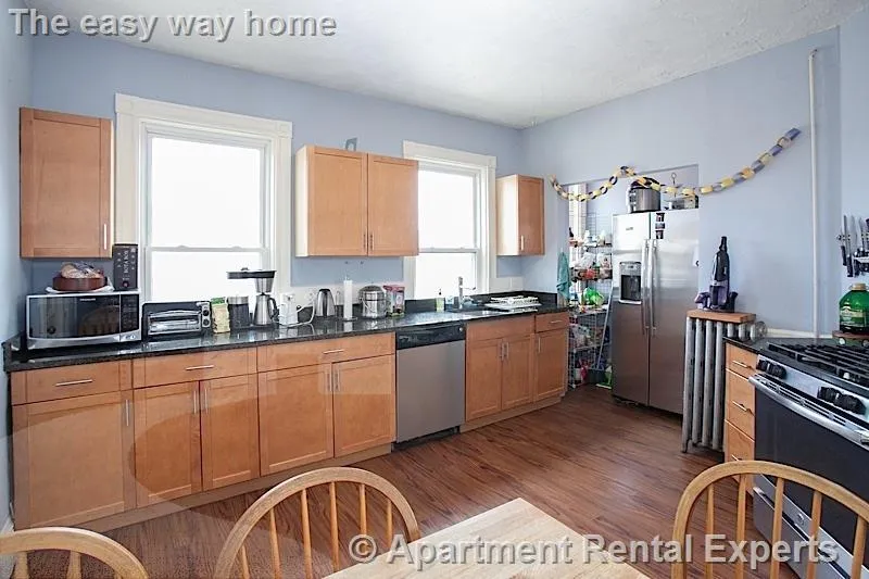 4 bed, 1 bath apartment for rent at 3 Kinnaird St Unit 3, Central Square — photo 1 of 9