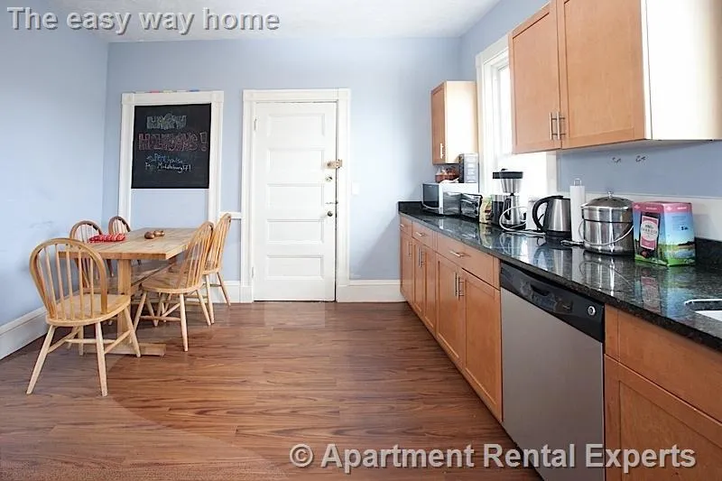 4 bed, 1 bath apartment for rent at 3 Kinnaird St Unit 3, Central Square — photo 2 of 9