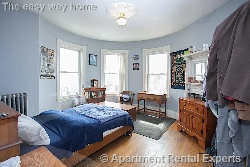 4 bed, 1 bath apartment for rent at 3 Kinnaird St Unit 3, Central Square — photo 7 of 9