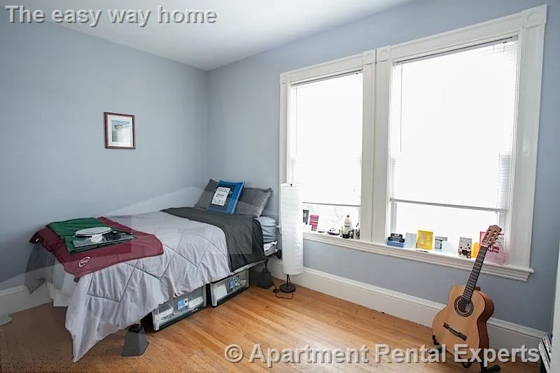 4 bed, 1 bath apartment for rent at 3 Kinnaird St Unit 3, Central Square — photo 6 of 9
