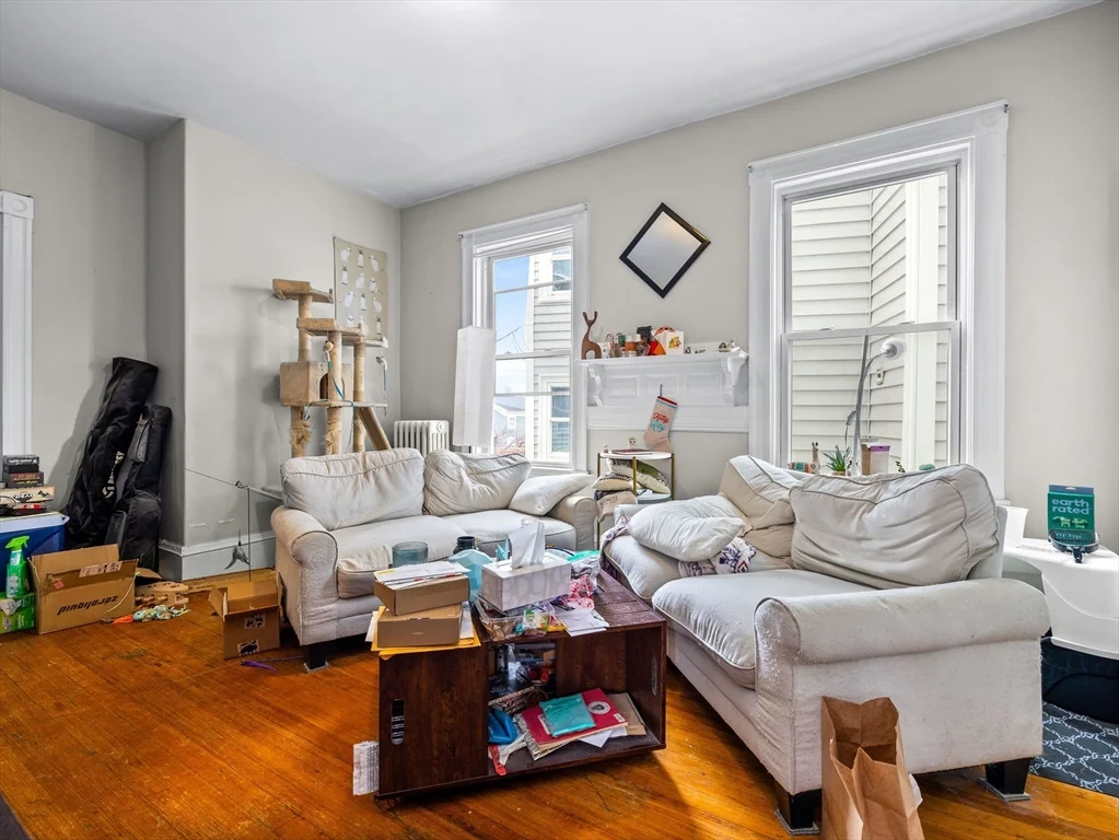 4 bed, 1 bath apartment for rent at 3 Kinnaird Unit 2, Central Square — photo 5 of 14