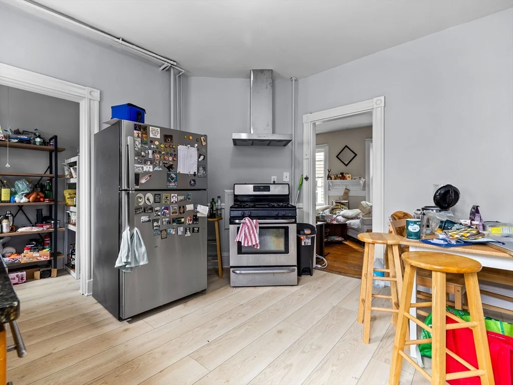 4 bed, 1 bath apartment for rent at 3 Kinnaird Unit 2, Central Square — photo 1 of 14