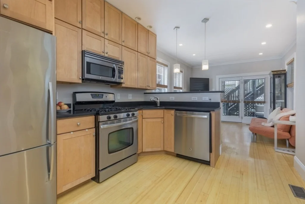 1 bed, 1 bath apartment for rent at 3 Leeds St Unit 1, South Boston — photo 2 of 10