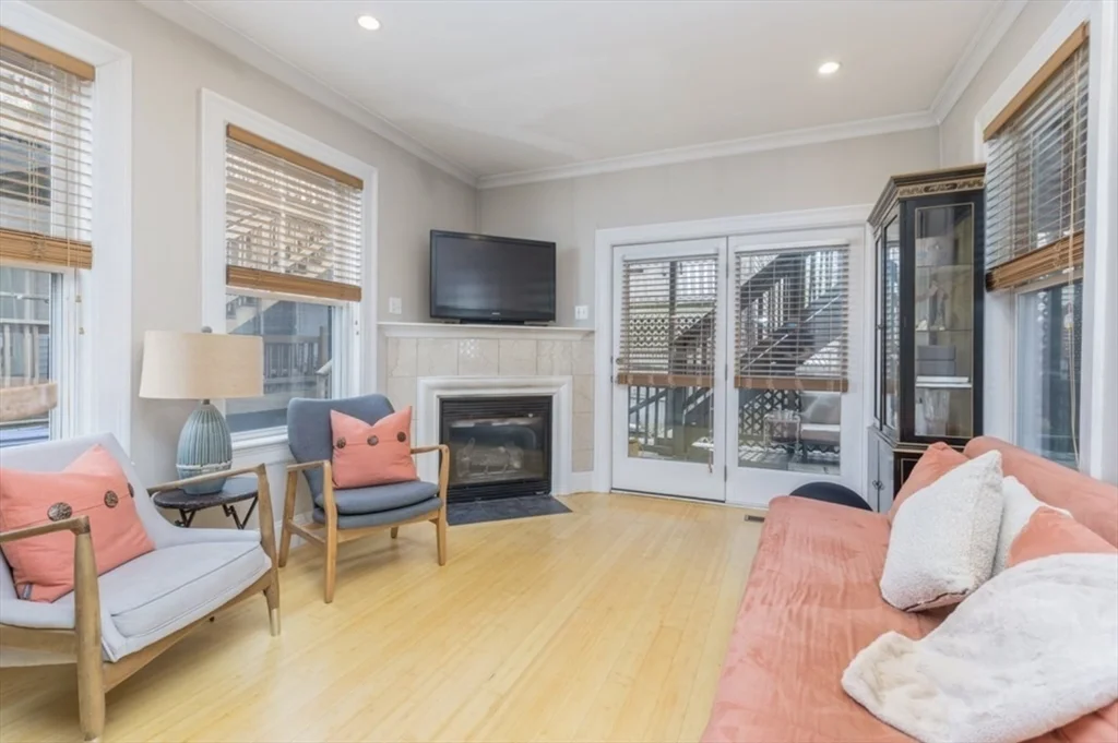 1 bed, 1 bath apartment for rent at 3 Leeds St Unit 1, South Boston — photo 3 of 10