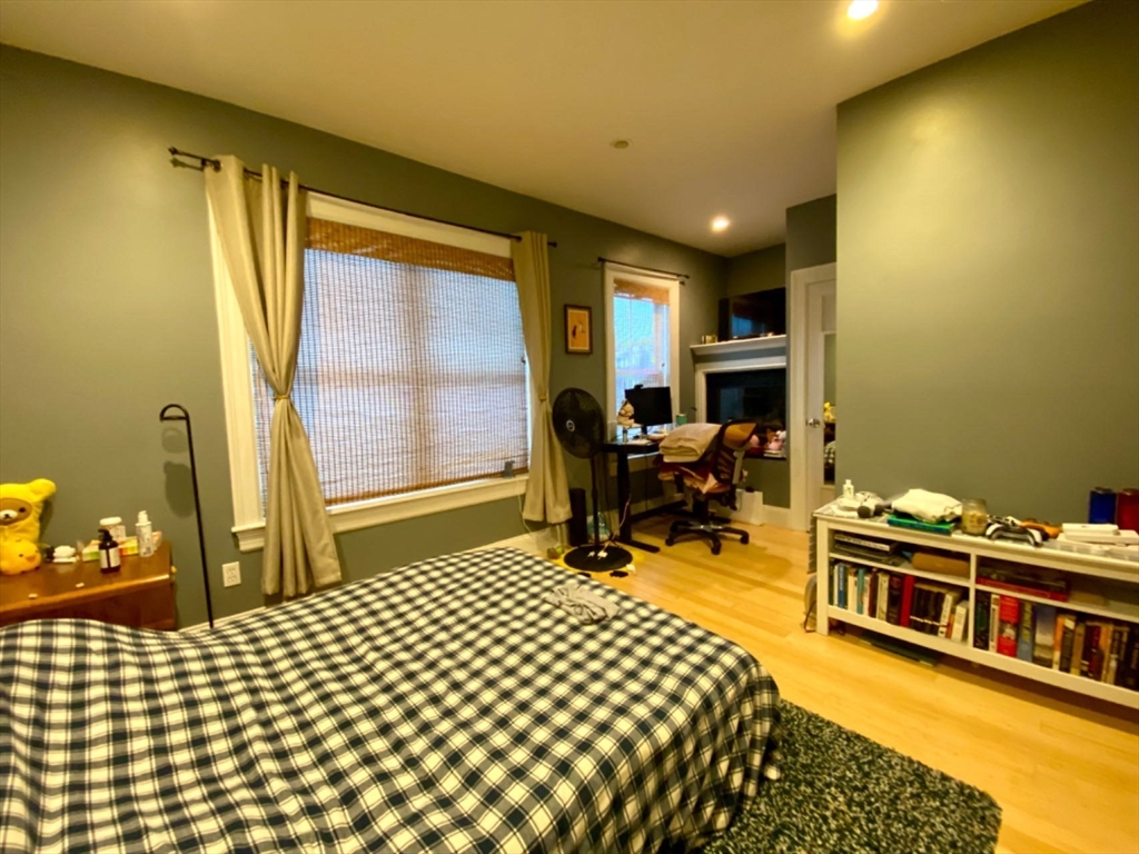 2 bed, 1 bath apartment for rent at 3 Leeds St Unit 2, South Boston — photo 8 of 15