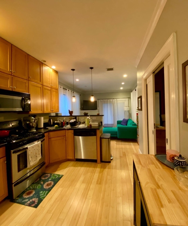 2 bed, 1 bath apartment for rent at 3 Leeds St Unit 2, South Boston
