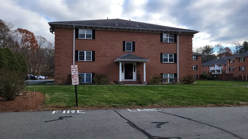 Studio bed, 1 bath apartment for rent at 3 Leonard Rd Unit 3, Boxborough — photo 3 of 31