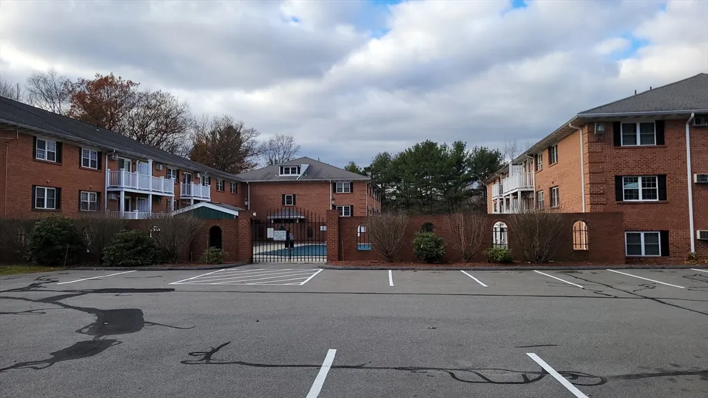 Studio bed, 1 bath apartment for rent at 3 Leonard Rd Unit 3, Boxborough — photo 30 of 31