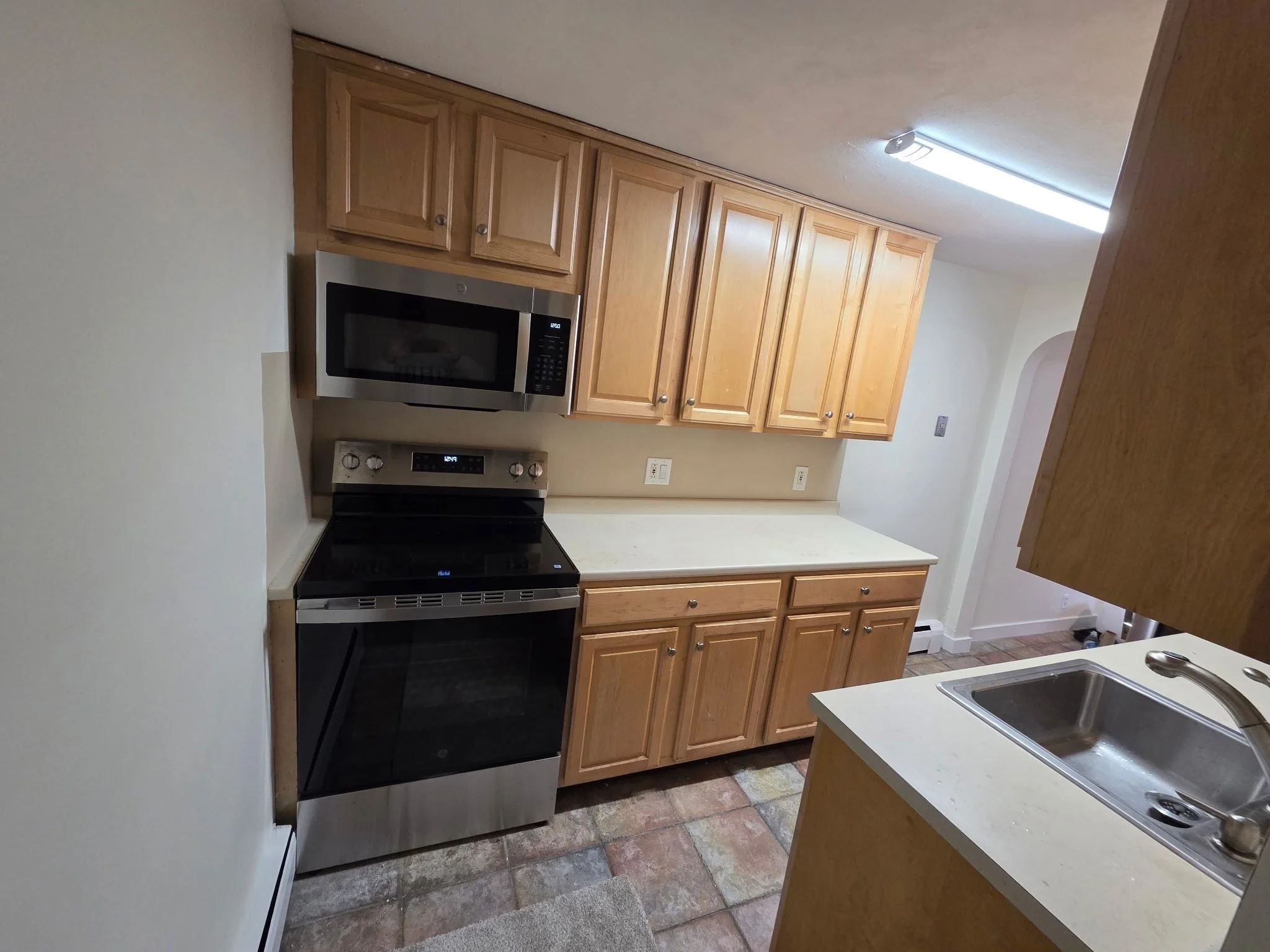 2 bed, 1 bath apartment for rent at 3 Lewis St Unit 2, North End — photo 5 of 16