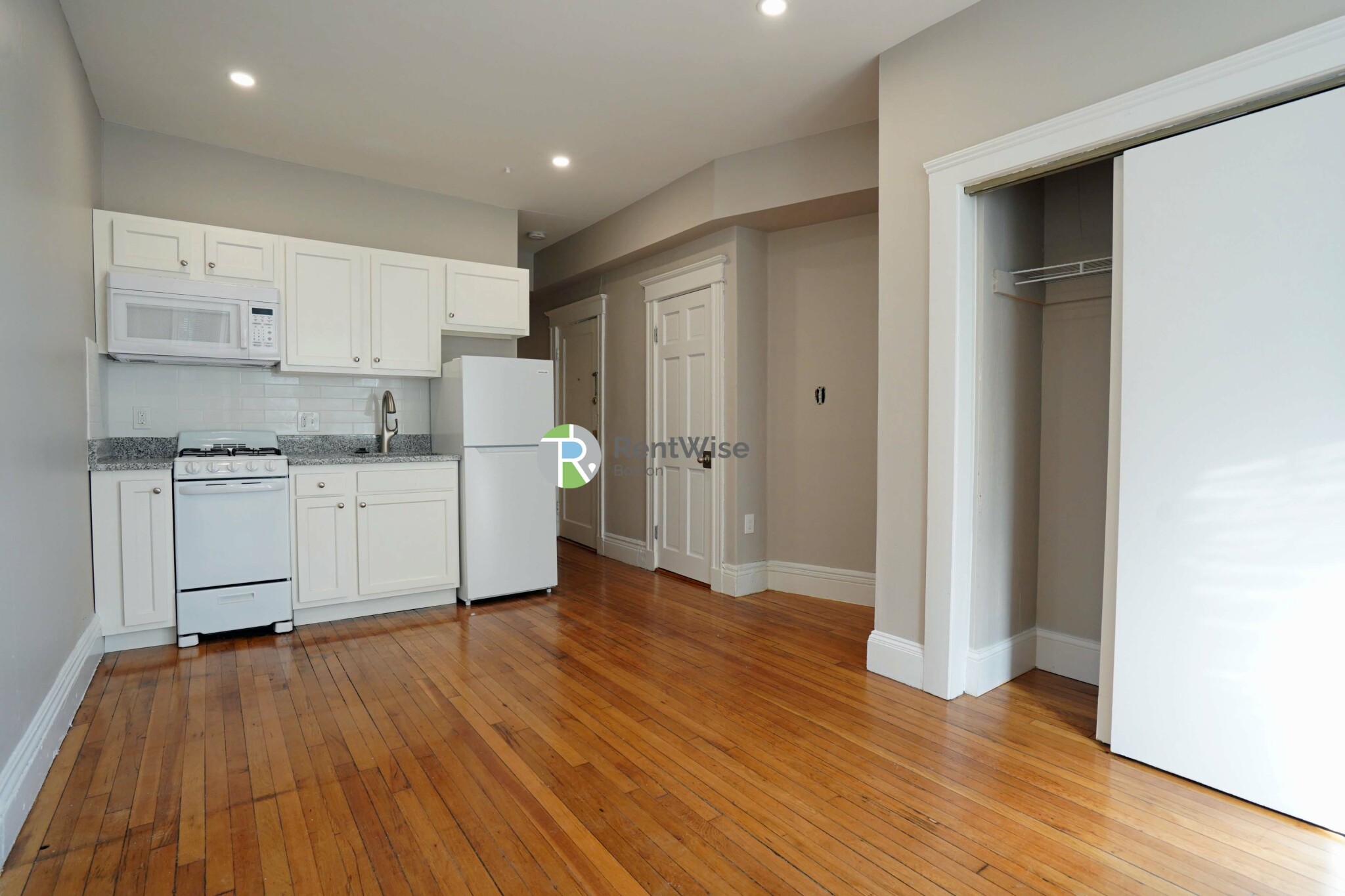 Studio bed, 1 bath apartment for rent at 3 Lorraine Ter Unit 1, Allston — photo 3 of 6