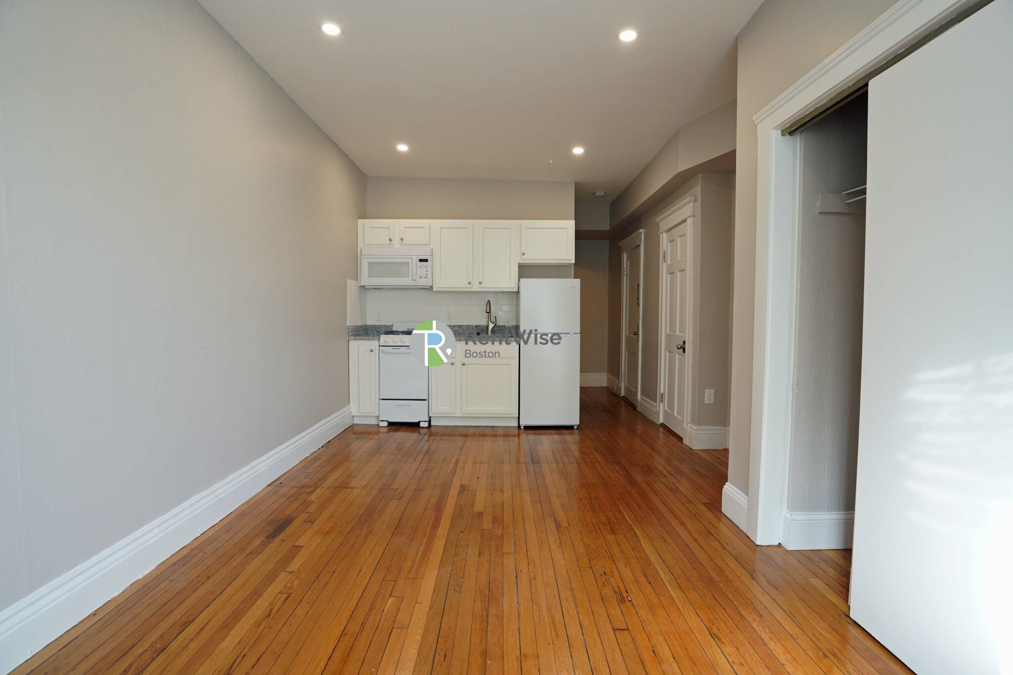 Studio bed, 1 bath apartment for rent at 3 Lorraine Ter Unit 1, Allston — photo 2 of 6