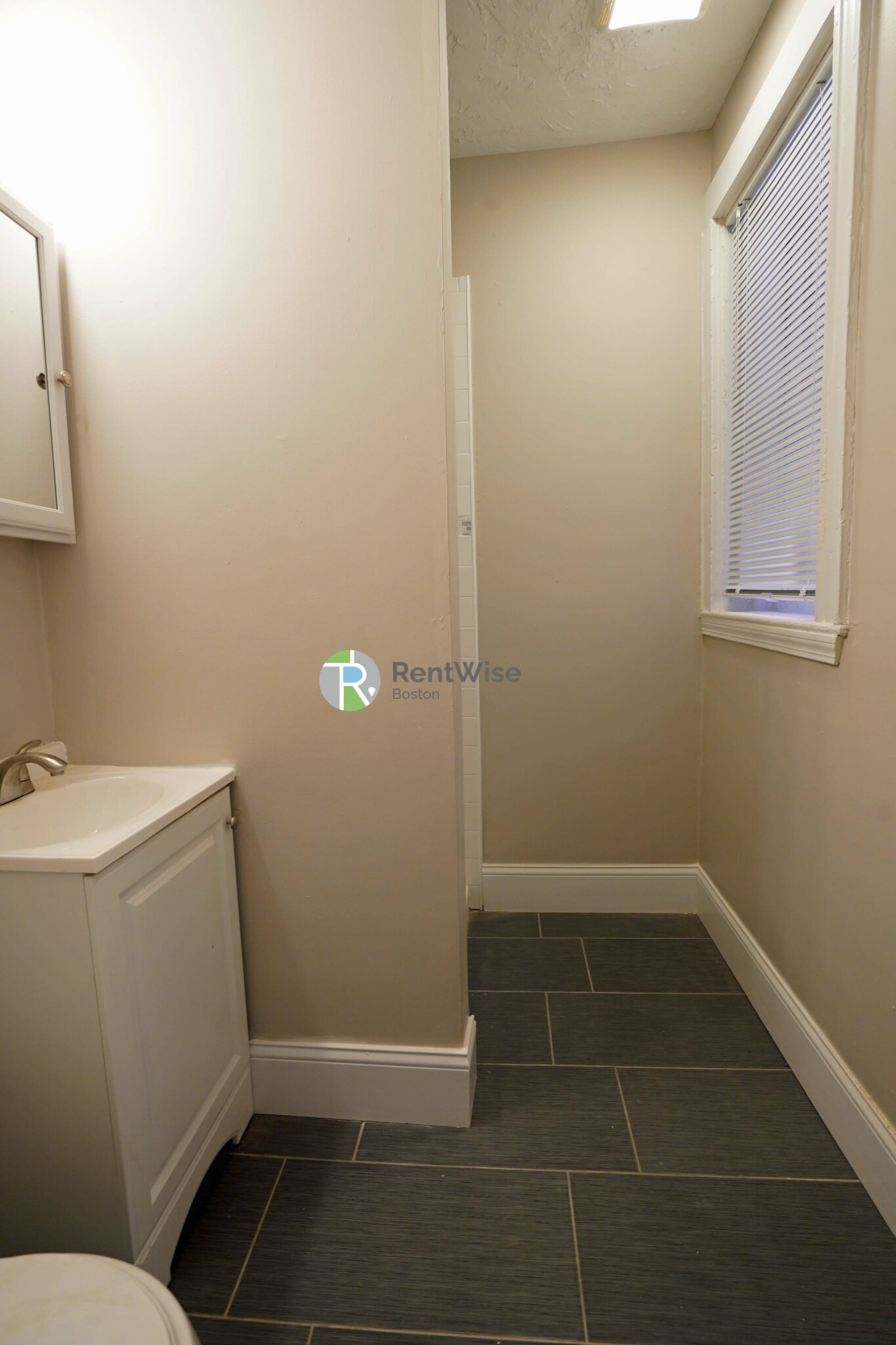 Studio bed, 1 bath apartment for rent at 3 Lorraine Ter Unit 1, Allston — photo 5 of 6