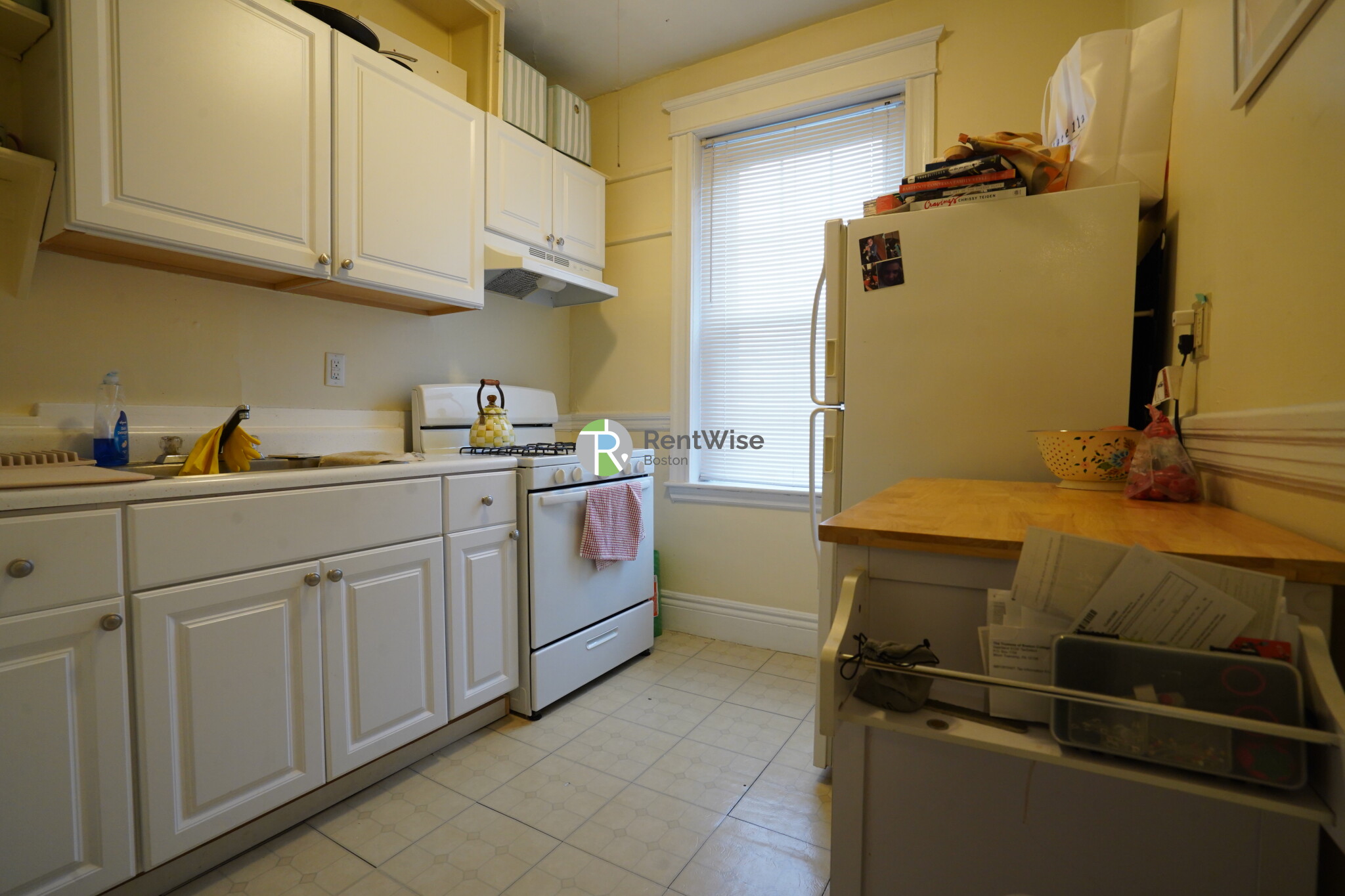 Studio bed, 1 bath apartment for rent at 3 Lorraine Ter Unit 8, Allston — photo 9 of 12