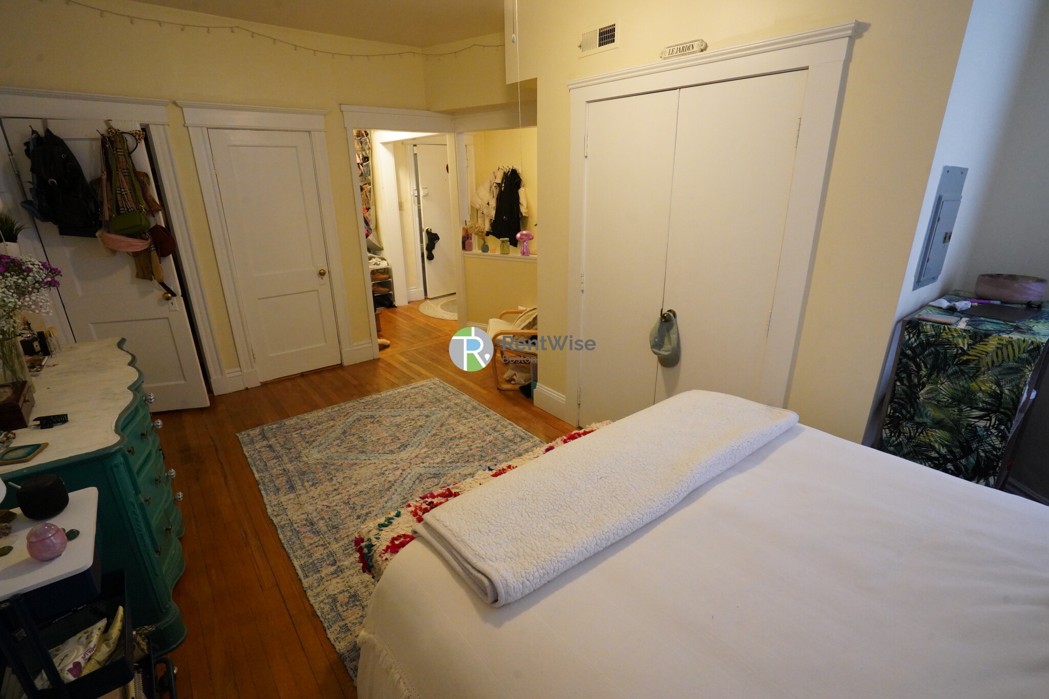 Studio bed, 1 bath apartment for rent at 3 Lorraine Ter Unit 8, Allston — photo 5 of 12