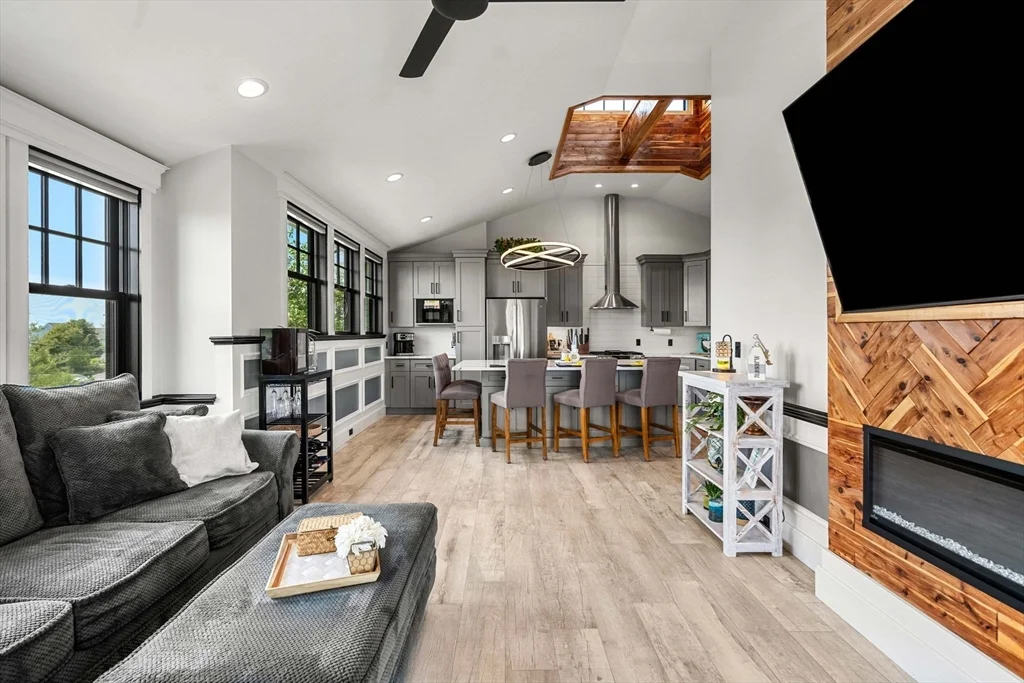 2 bed, 3 bath apartment for rent at 3 Louise St, Newburyport — photo 12 of 42