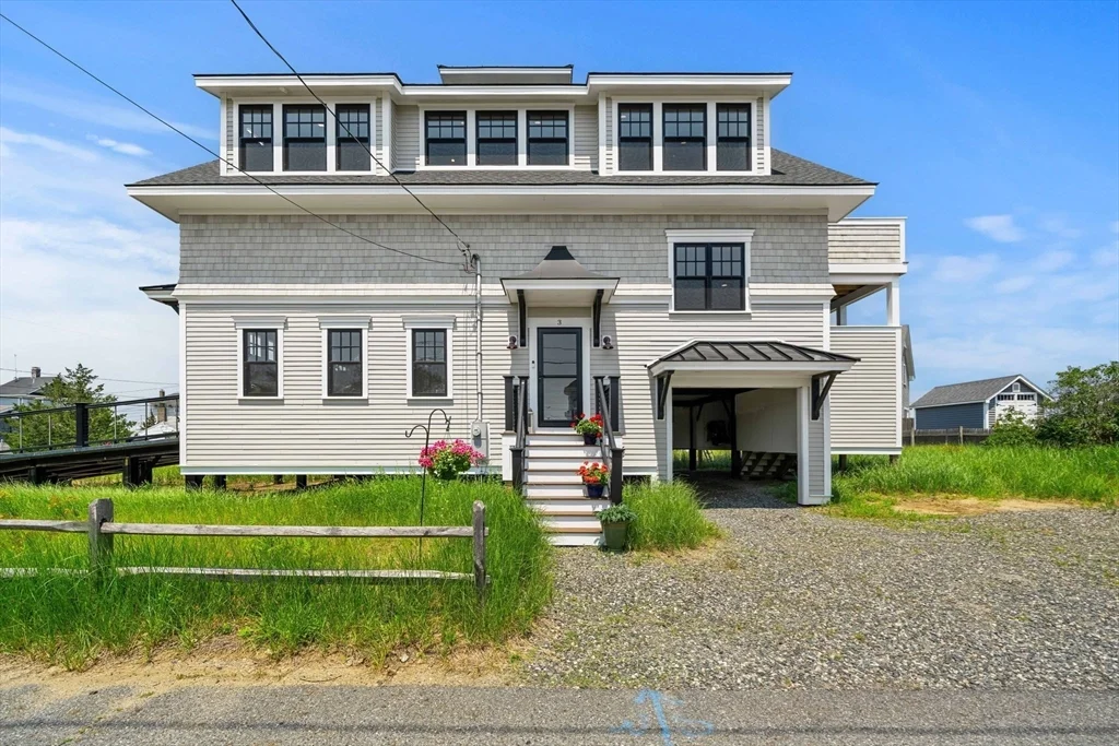 2 bed, 3 bath apartment for rent at 3 Louise St, Newburyport — photo 1 of 42