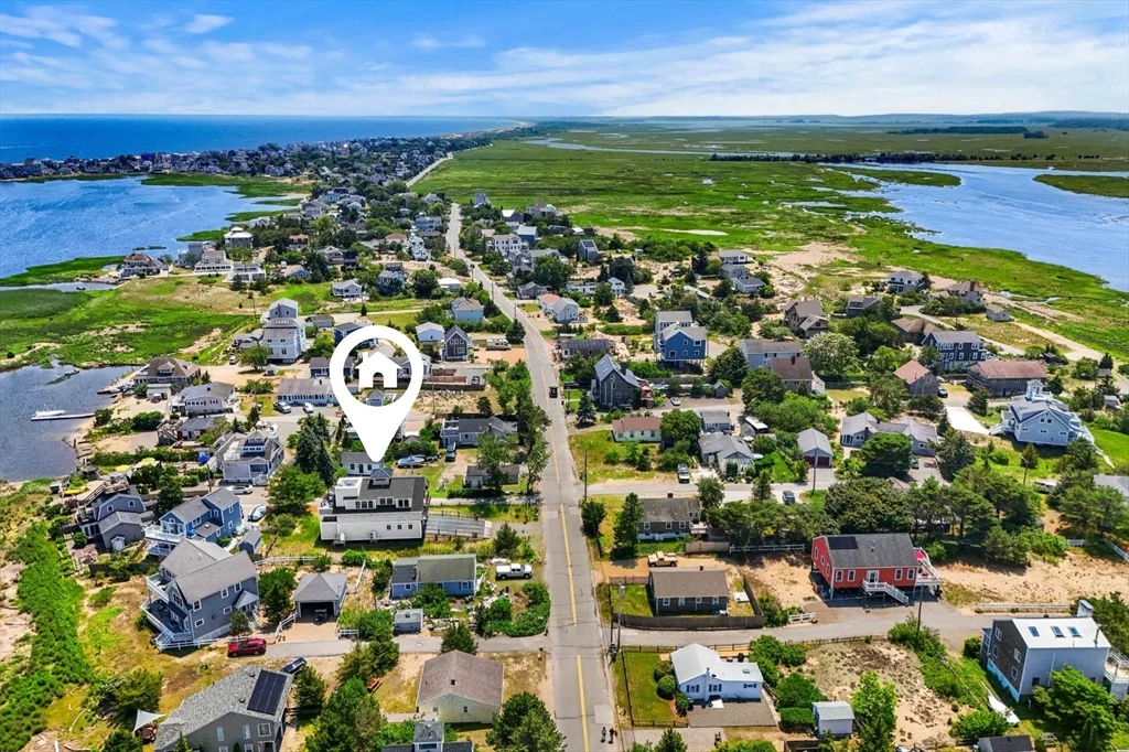 2 bed, 3 bath apartment for rent at 3 Louise St, Newburyport — photo 42 of 42