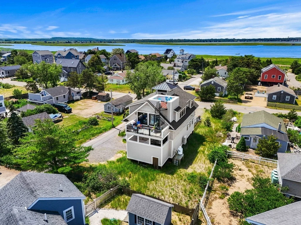 2 bed, 3 bath apartment for rent at 3 Louise St, Newburyport — photo 38 of 42