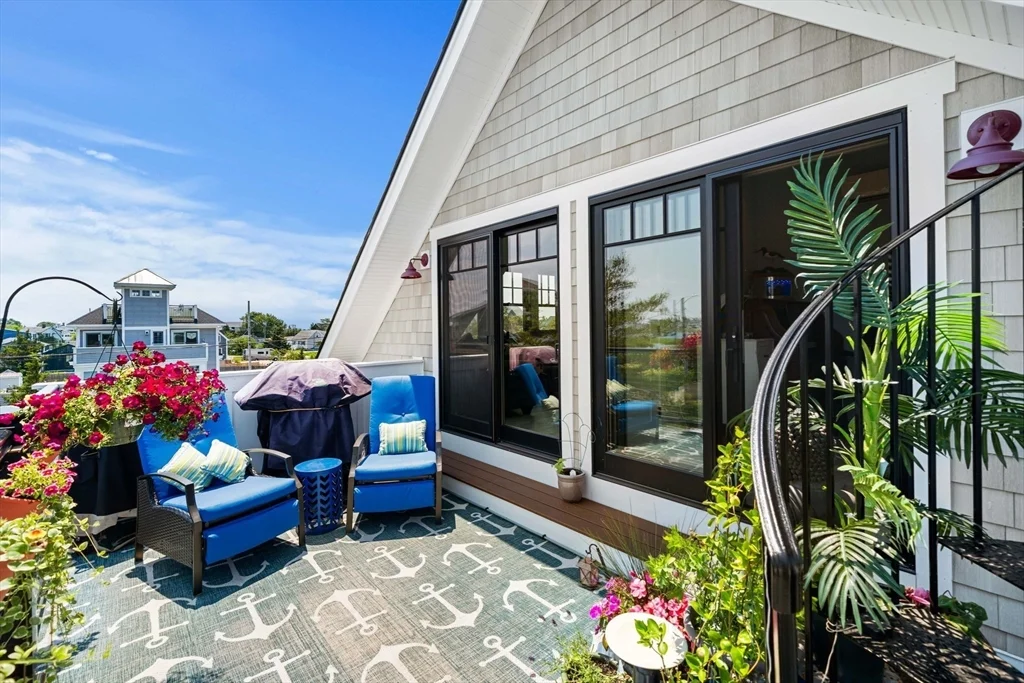 2 bed, 3 bath apartment for rent at 3 Louise St, Newburyport — photo 31 of 42