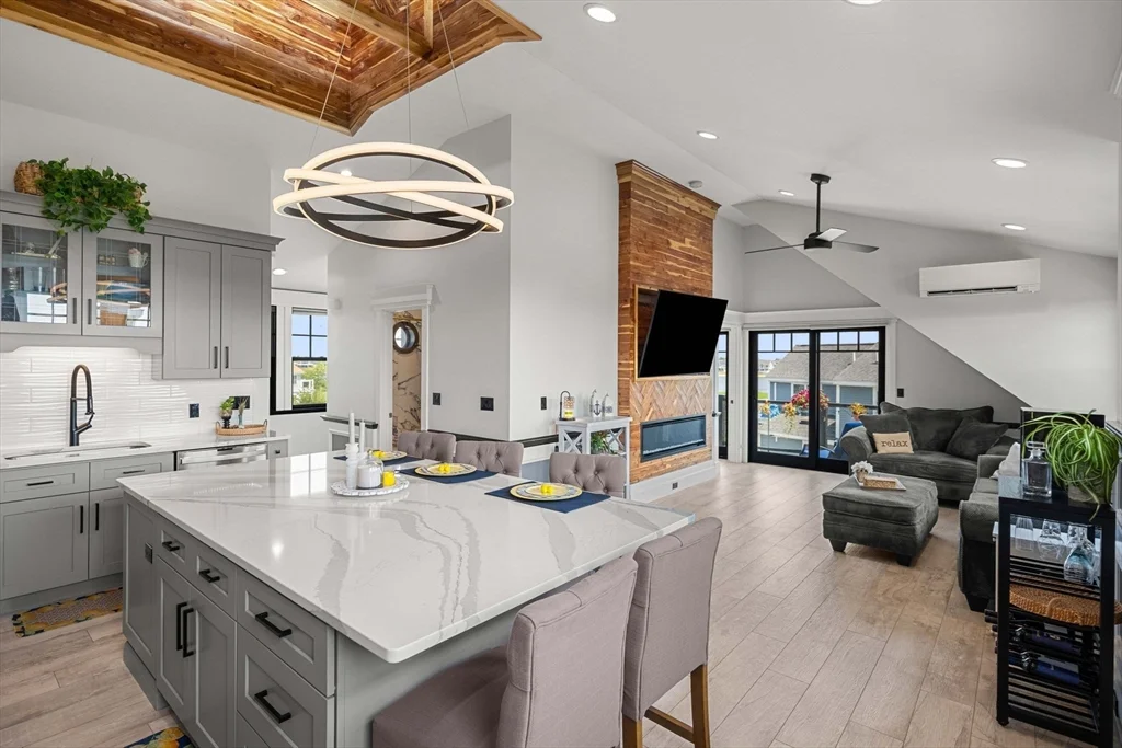 2 bed, 3 bath apartment for rent at 3 Louise St, Newburyport — photo 10 of 42